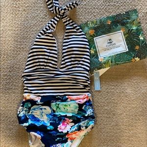 Cupshe one piece suit size S NEW